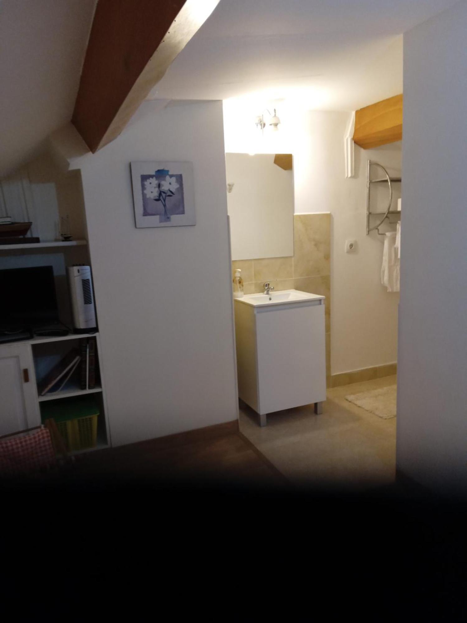 Casa Adrian Apartment Sabardes